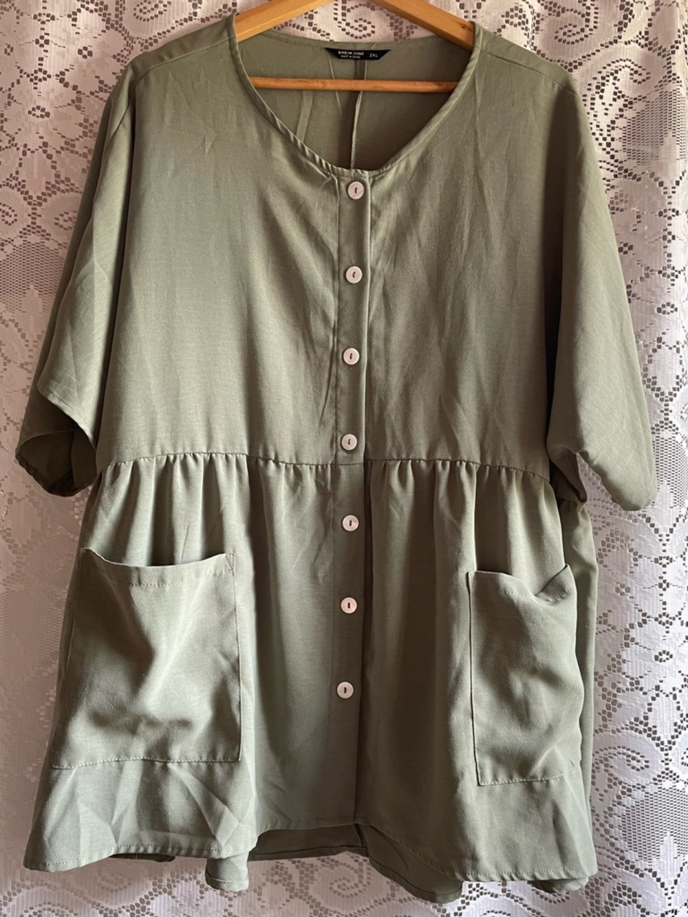SHEIN Curvy 2XL Sage Green Button-Front Peplum Oversized Blouse